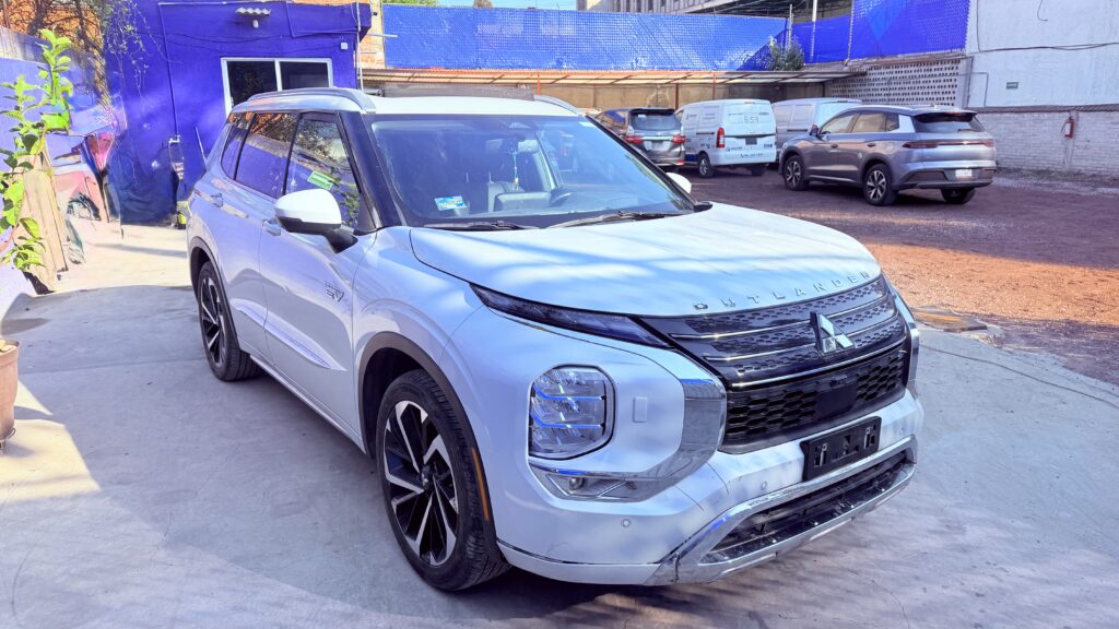 No te arriesgues comprando autos en subastas, tienen vicios ocultos y faltantes. Compra de manera directa con nosotros, todas nuestras unidades encienden y ruedan.