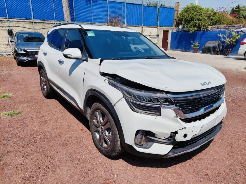 No te arriesgues comprando autos en subastas, tienen vicios ocultos y faltantes. Compra de manera directa con nosotros, todas nuestras unidades encienden y ruedan.