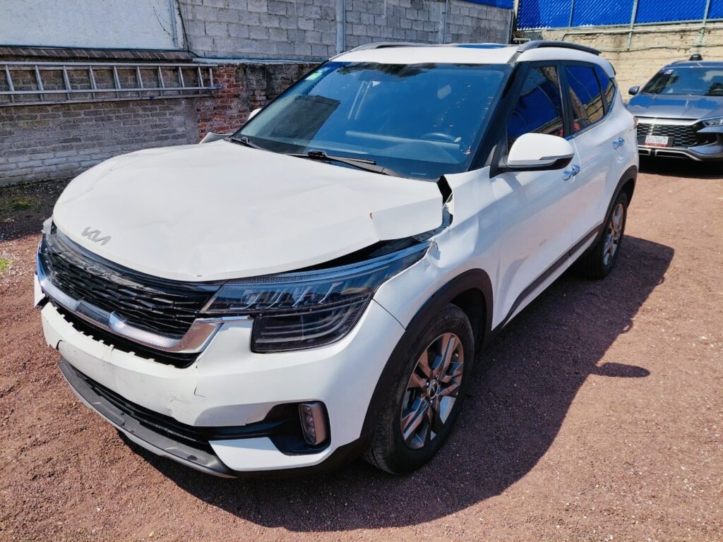 No te arriesgues comprando autos en subastas, tienen vicios ocultos y faltantes. Compra de manera directa con nosotros, todas nuestras unidades encienden y ruedan.