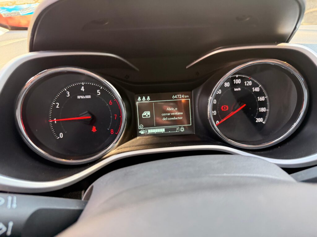 No te arriesgues comprando autos en subastas, tienen vicios ocultos y faltantes. Compra de manera directa con nosotros, todas nuestras unidades encienden y ruedan.