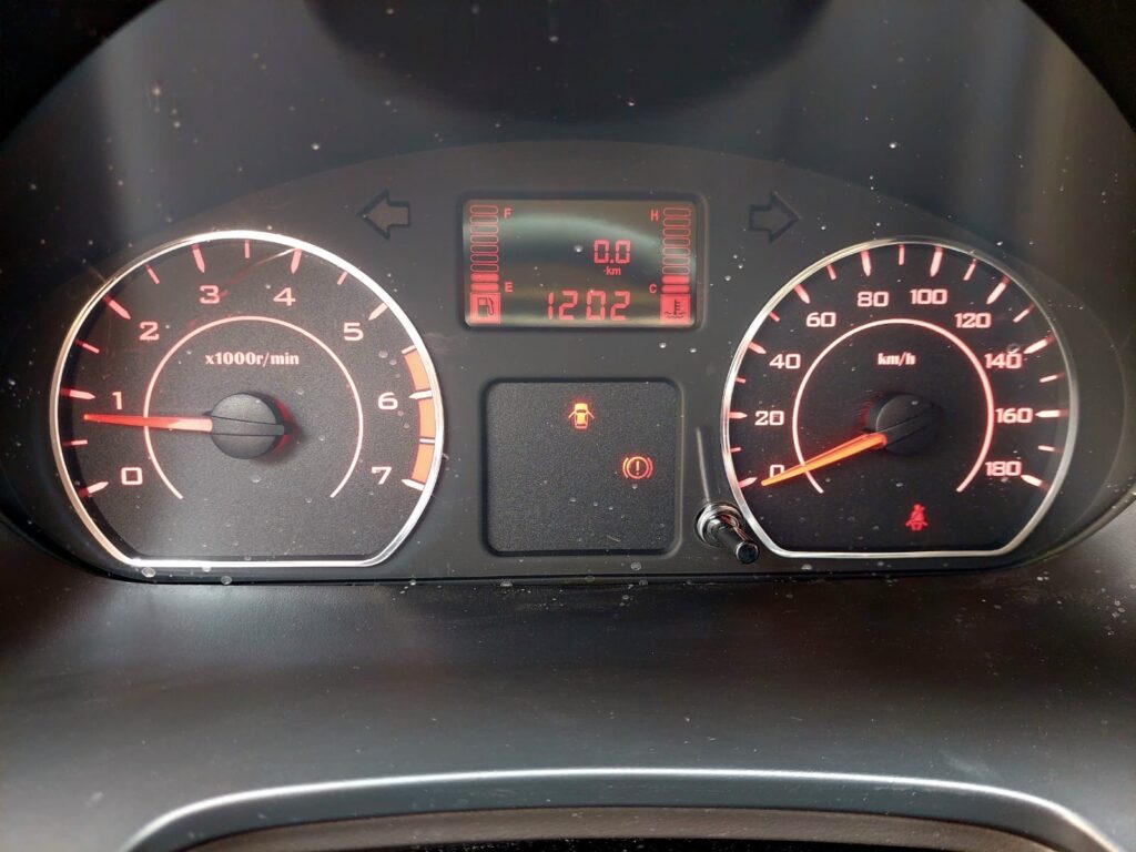 No te arriesgues comprando autos en subastas, tienen vicios ocultos y faltantes. Compra de manera directa con nosotros, todas nuestras unidades encienden y ruedan.