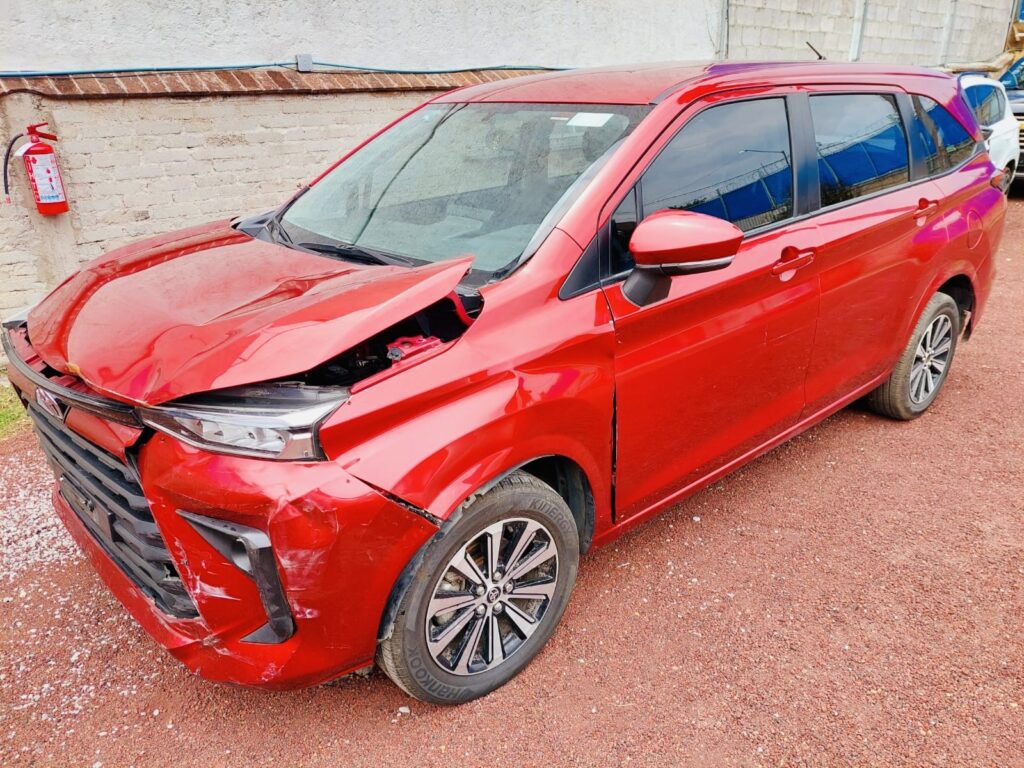 No te arriesgues comprando autos en subastas, tienen vicios ocultos y faltantes. Compra de manera directa con nosotros, todas nuestras unidades encienden y ruedan.