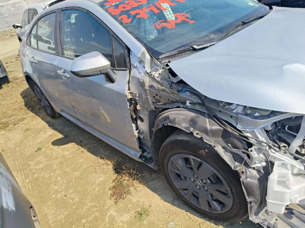 No te arriesgues comprando autos en subastas, tienen vicios ocultos y faltantes. Compra de manera directa con nosotros, todas nuestras unidades encienden y ruedan.