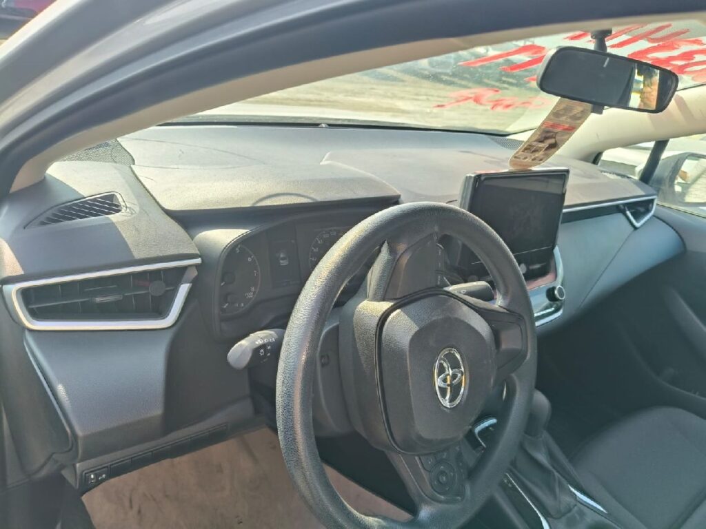 No te arriesgues comprando autos en subastas, tienen vicios ocultos y faltantes. Compra de manera directa con nosotros, todas nuestras unidades encienden y ruedan.