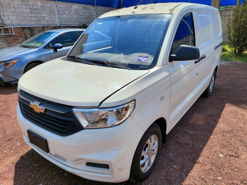 No te arriesgues comprando autos en subastas, tienen vicios ocultos y faltantes. Compra de manera directa con nosotros, todas nuestras unidades encienden y ruedan.