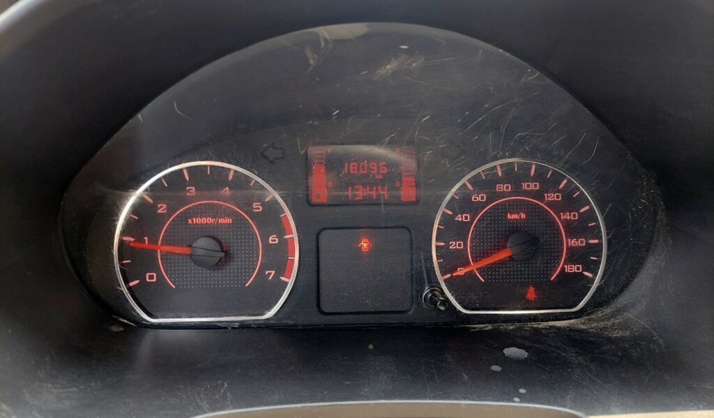 No te arriesgues comprando autos en subastas, tienen vicios ocultos y faltantes. Compra de manera directa con nosotros, todas nuestras unidades encienden y ruedan.