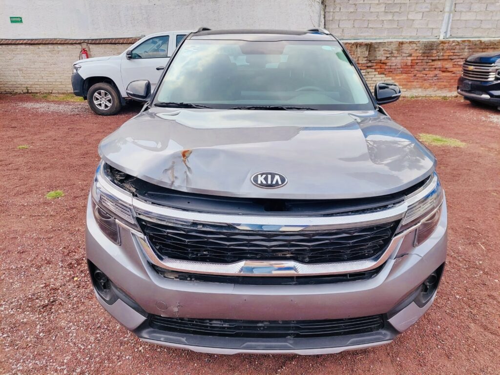 No te arriesgues comprando autos en subastas, tienen vicios ocultos y faltantes. Compra de manera directa con nosotros, todas nuestras unidades encienden y ruedan.