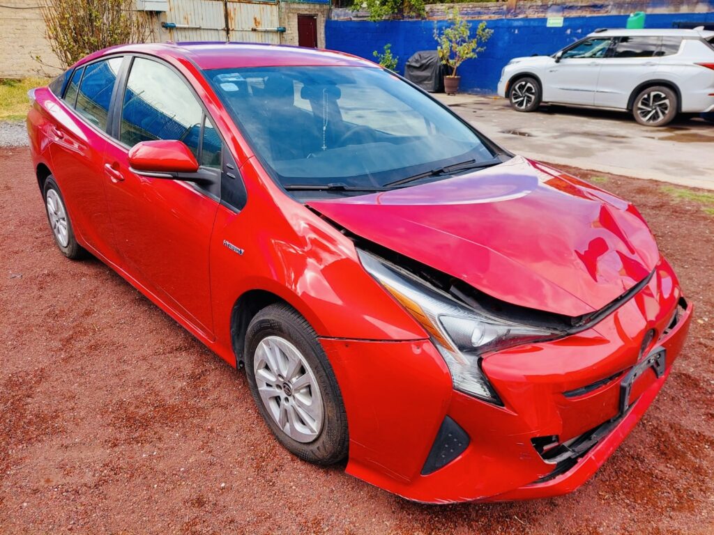 No te arriesgues comprando autos en subastas, tienen vicios ocultos y faltantes. Compra de manera directa con nosotros, todas nuestras unidades encienden y ruedan.