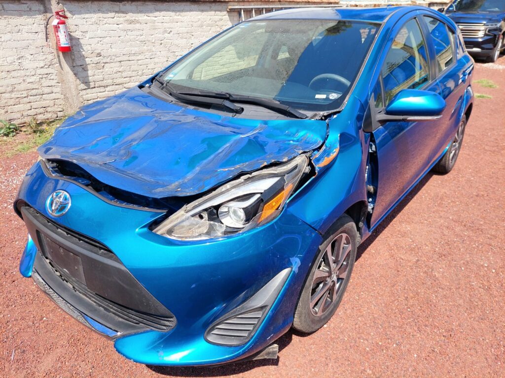 No te arriesgues comprando autos en subastas, tienen vicios ocultos y faltantes. Compra de manera directa con nosotros, todas nuestras unidades encienden y ruedan.