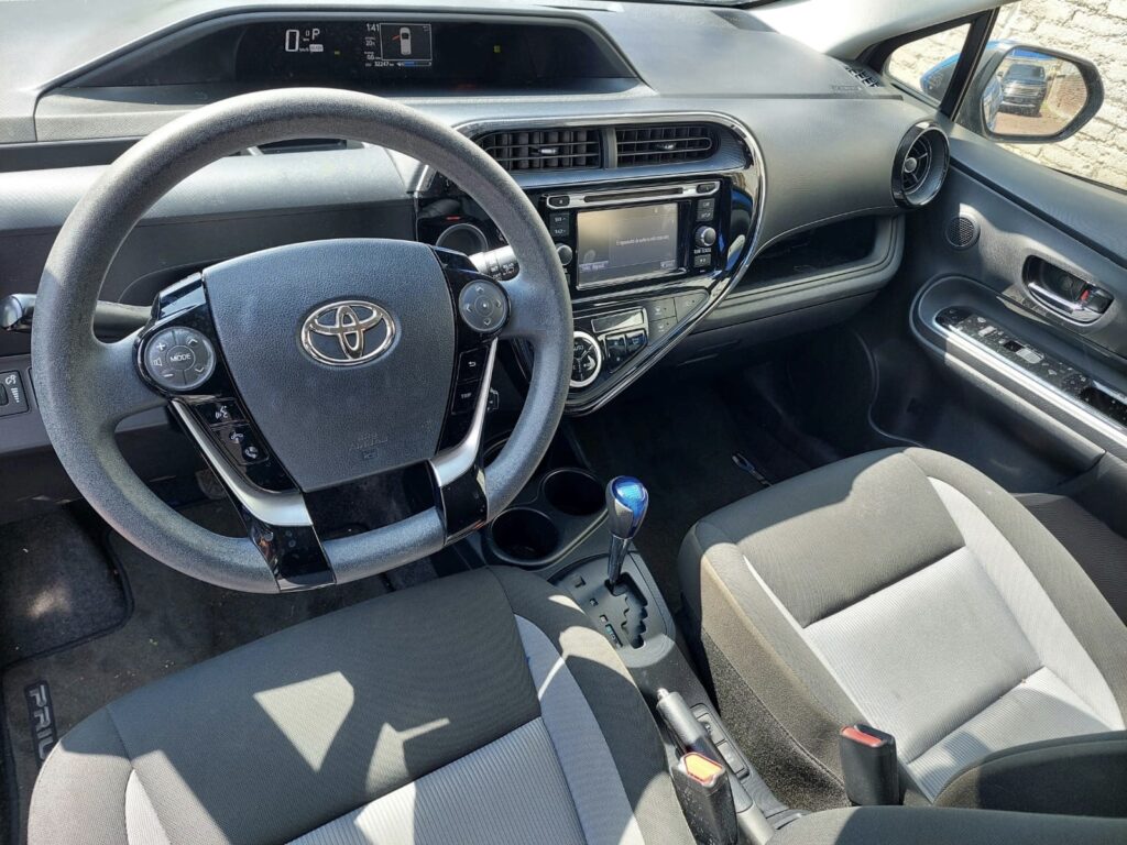 No te arriesgues comprando autos en subastas, tienen vicios ocultos y faltantes. Compra de manera directa con nosotros, todas nuestras unidades encienden y ruedan.
