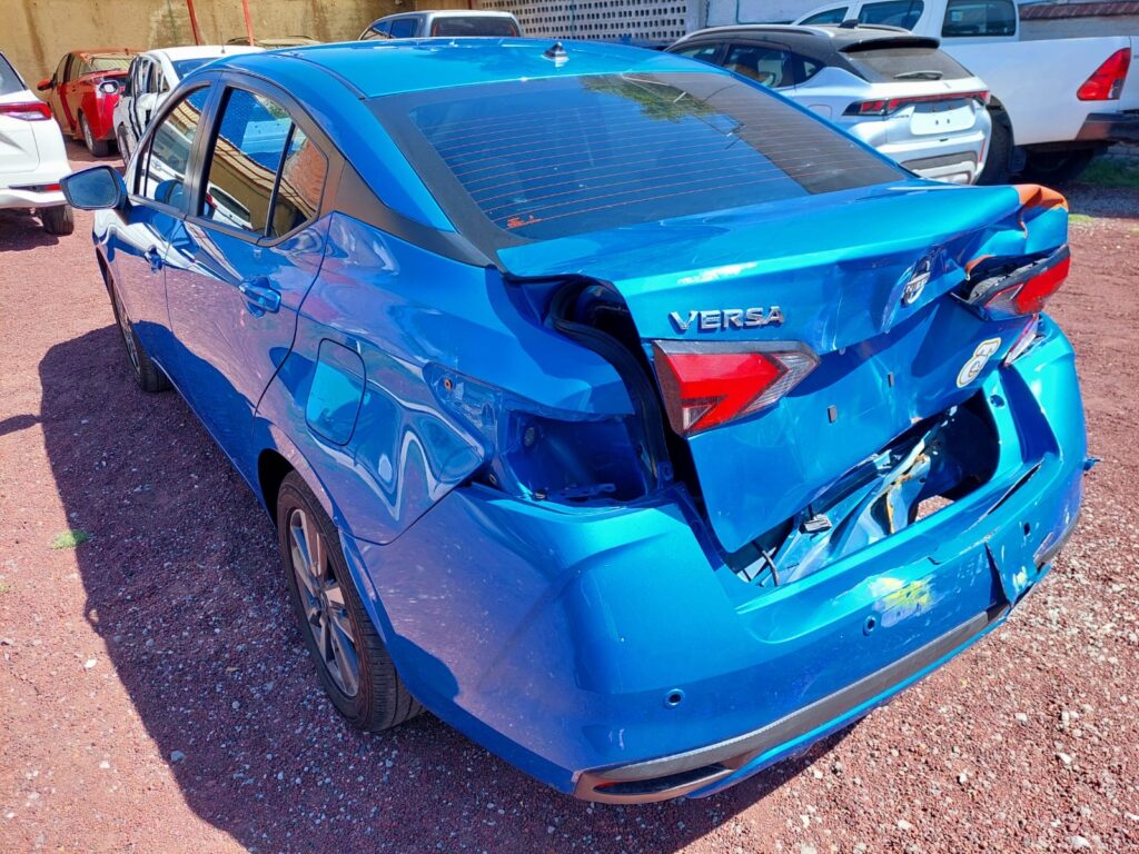 No te arriesgues comprando autos en subastas, tienen vicios ocultos y faltantes. Compra de manera directa con nosotros, todas nuestras unidades encienden y ruedan.