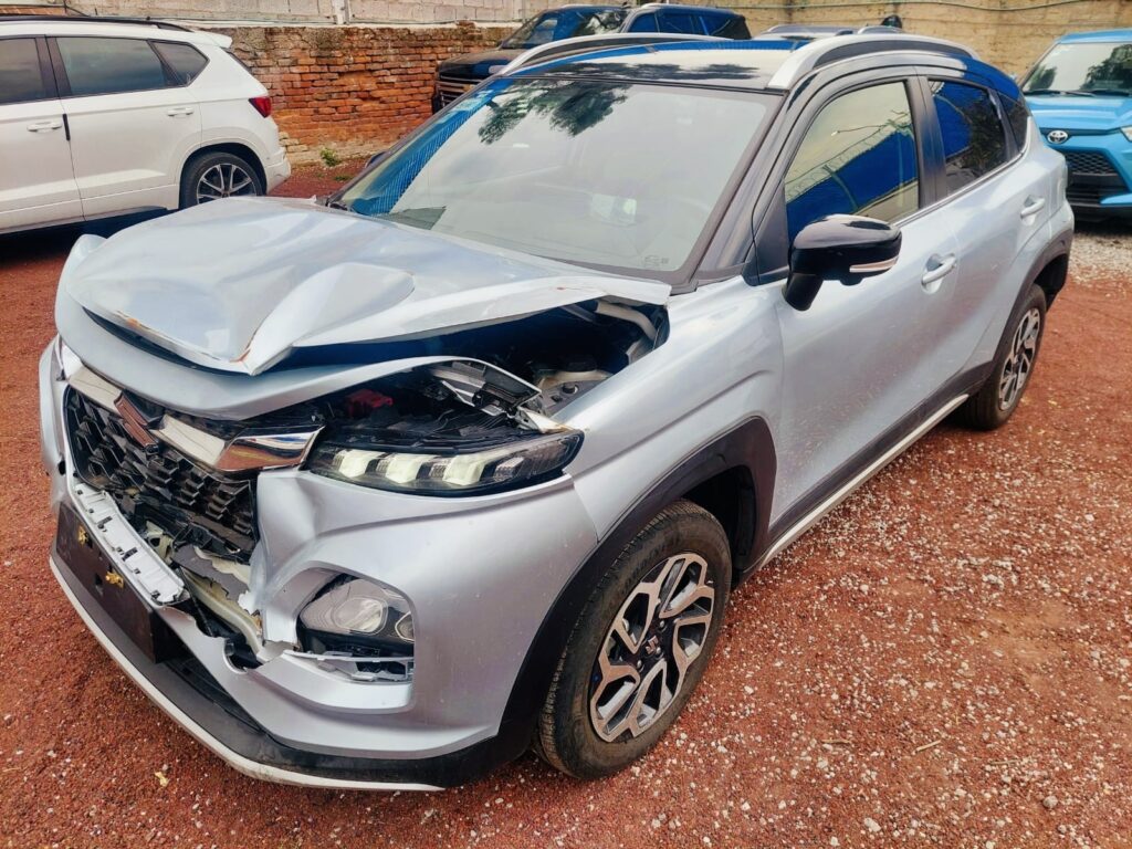 No te arriesgues comprando autos en subastas, tienen vicios ocultos y faltantes. Compra de manera directa con nosotros, todas nuestras unidades encienden y ruedan.