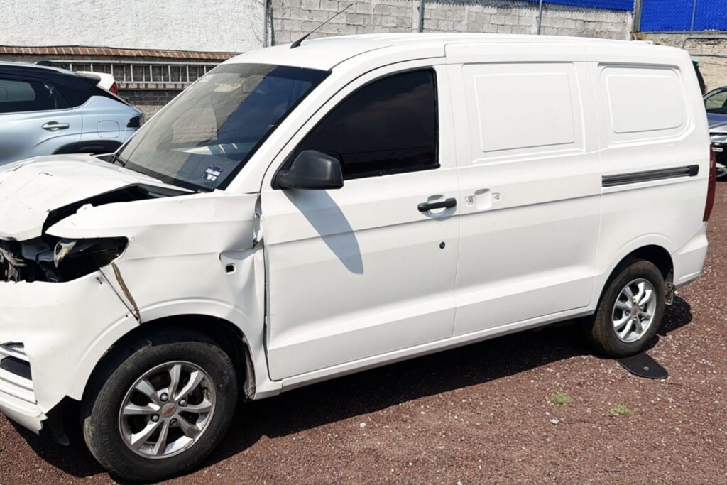 No te arriesgues comprando autos en subastas, tienen vicios ocultos y faltantes. Compra de manera directa con nosotros, todas nuestras unidades encienden y ruedan.