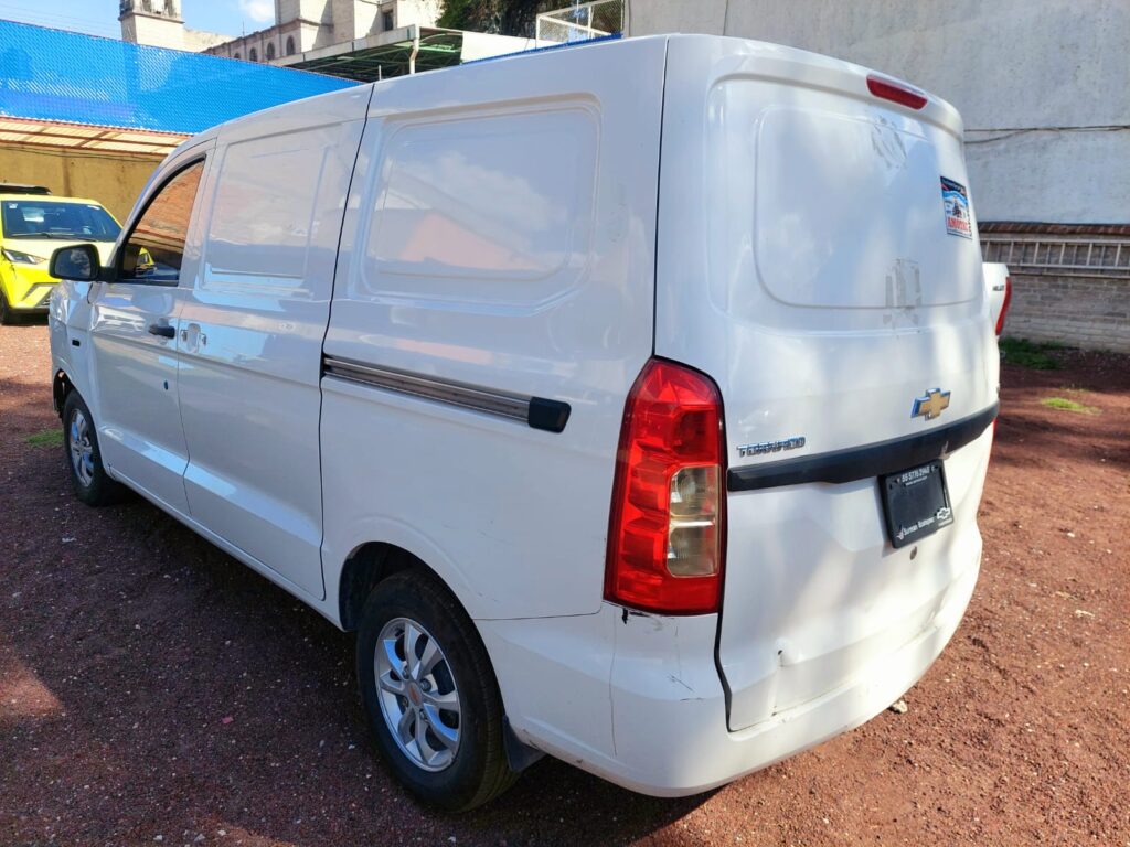 No te arriesgues comprando autos en subastas, tienen vicios ocultos y faltantes. Compra de manera directa con nosotros, todas nuestras unidades encienden y ruedan.