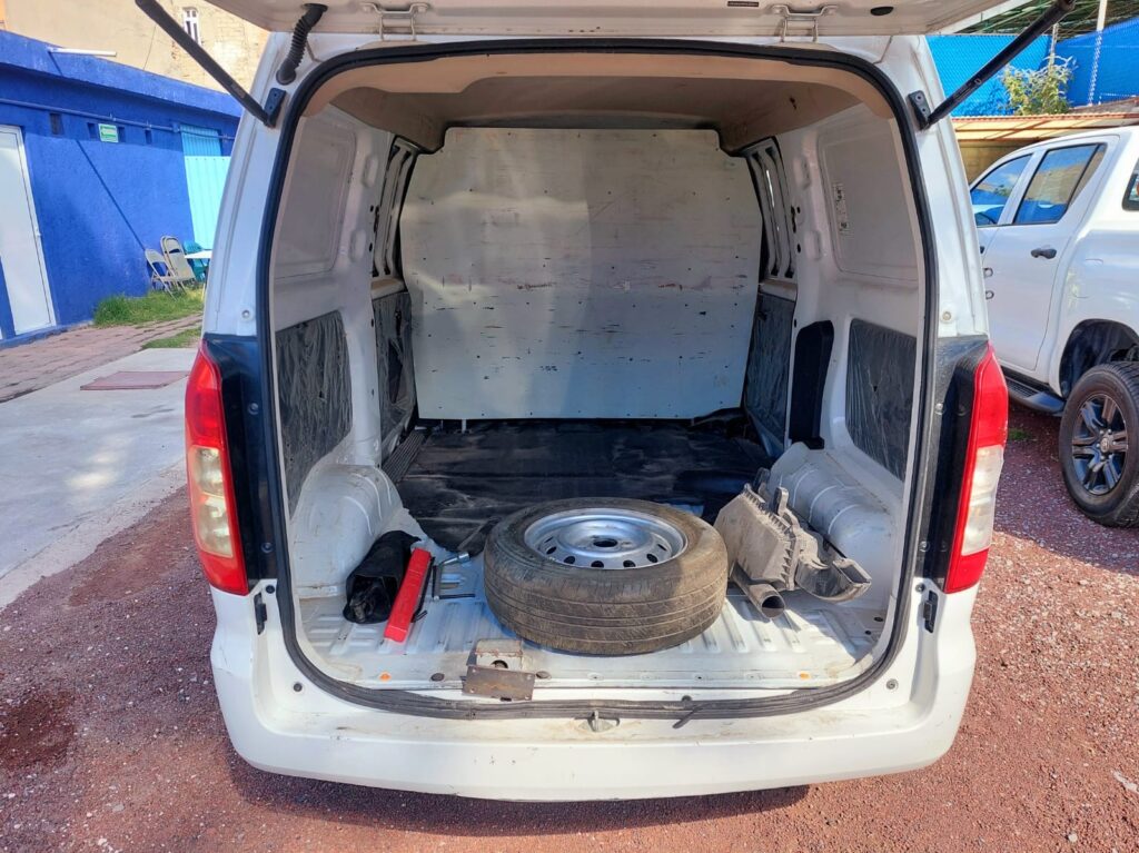 No te arriesgues comprando autos en subastas, tienen vicios ocultos y faltantes. Compra de manera directa con nosotros, todas nuestras unidades encienden y ruedan.