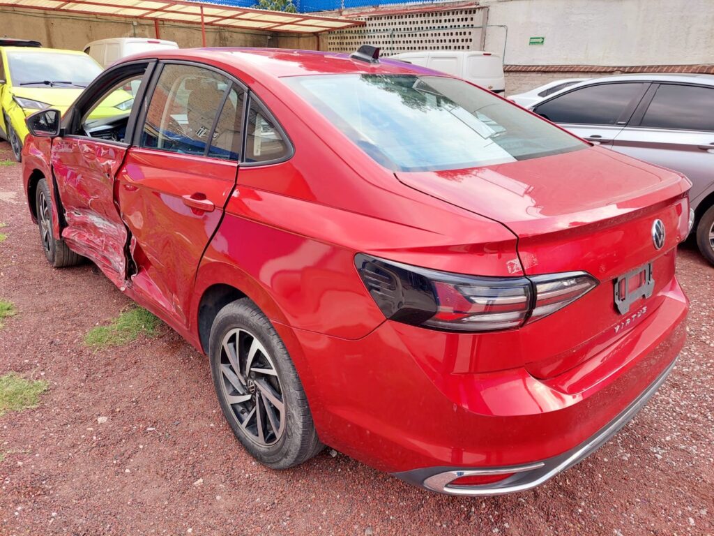 No te arriesgues comprando autos en subastas, tienen vicios ocultos y faltantes. Compra de manera directa con nosotros, todas nuestras unidades encienden y ruedan.