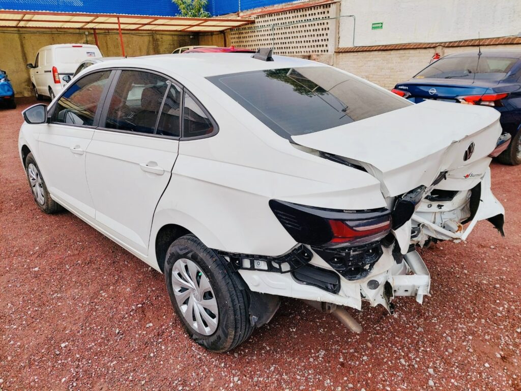 No te arriesgues comprando autos en subastas, tienen vicios ocultos y faltantes. Compra de manera directa con nosotros, todas nuestras unidades encienden y ruedan.