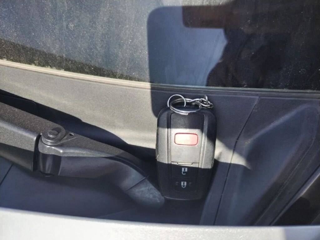 No te arriesgues comprando autos en subastas, tienen vicios ocultos y faltantes. Compra de manera directa con nosotros, todas nuestras unidades encienden y ruedan.