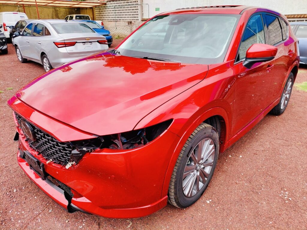 No te arriesgues comprando autos en subastas, tienen vicios ocultos y faltantes. Compra de manera directa con nosotros, todas nuestras unidades encienden y ruedan.
