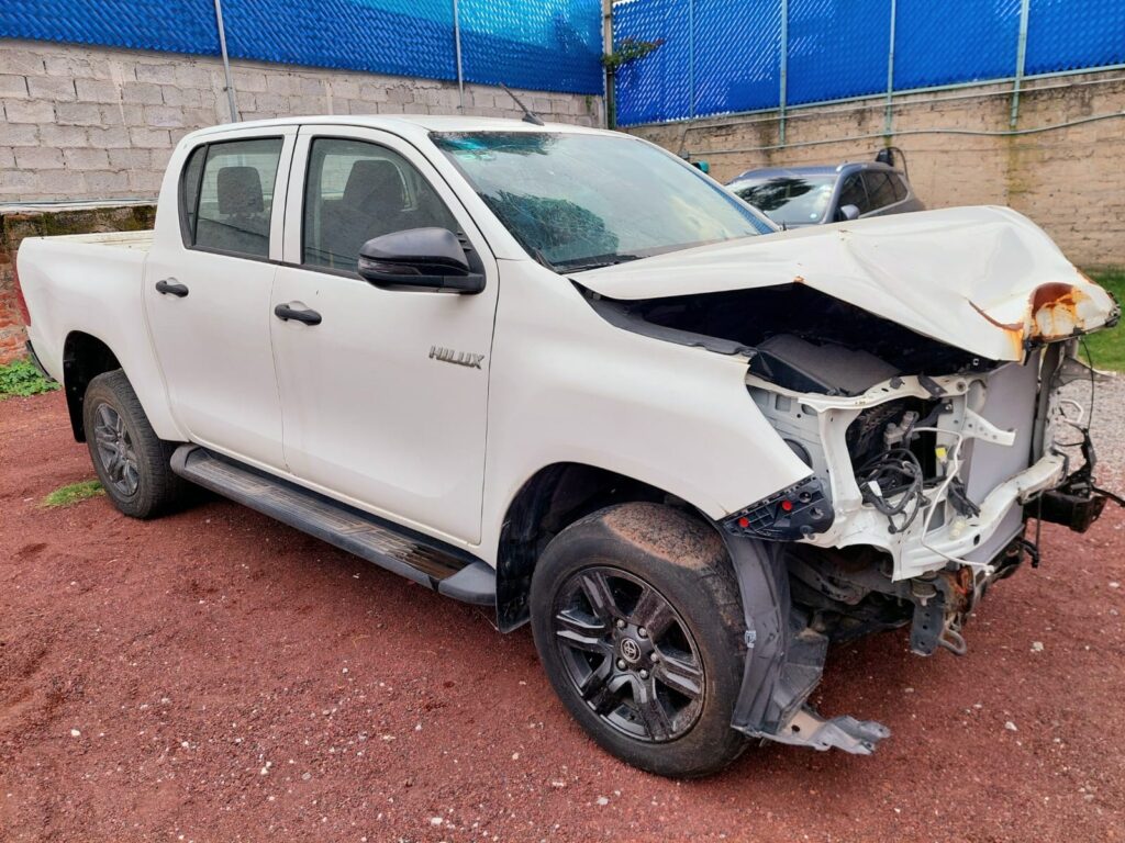 No te arriesgues comprando autos en subastas, tienen vicios ocultos y faltantes. Compra de manera directa con nosotros, todas nuestras unidades encienden y ruedan.