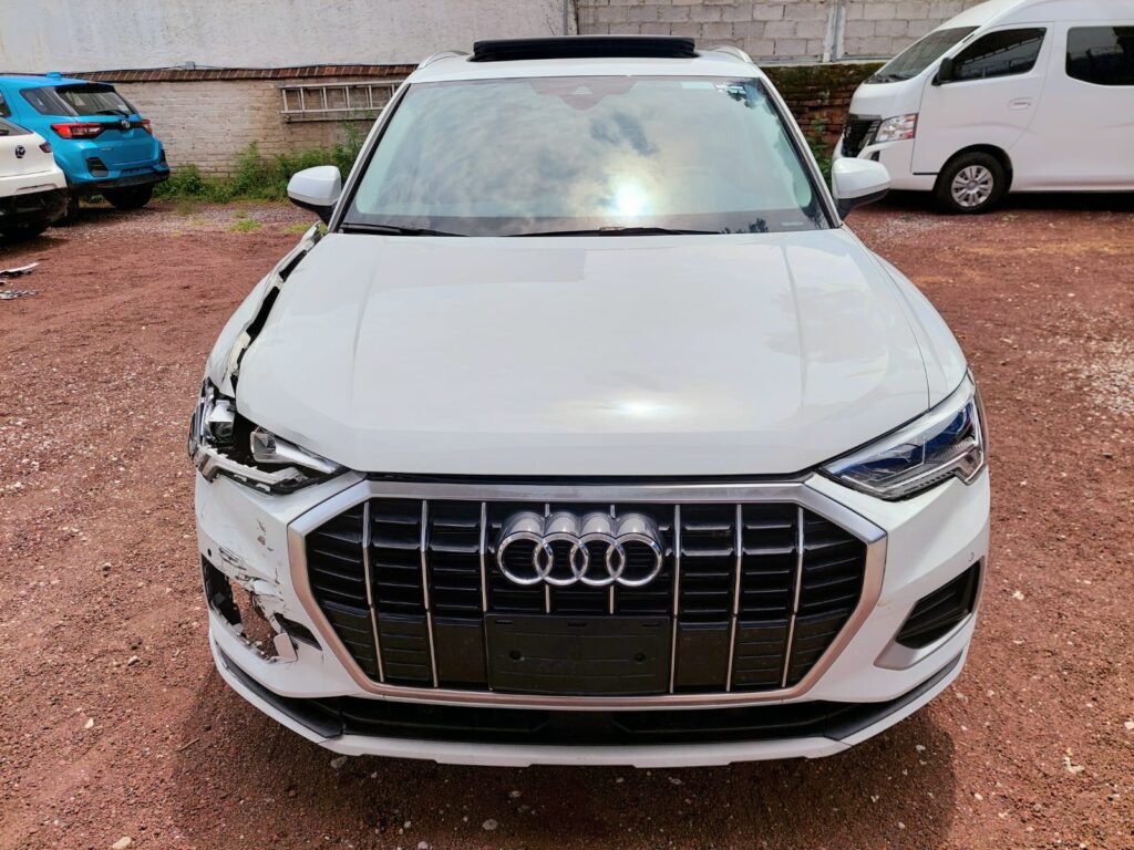 No te arriesgues comprando autos en subastas, tienen vicios ocultos y faltantes. Compra de manera directa con nosotros, todas nuestras unidades encienden y ruedan.