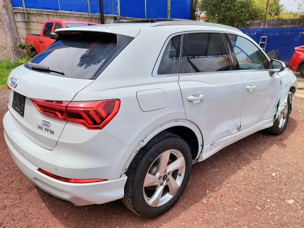 No te arriesgues comprando autos en subastas, tienen vicios ocultos y faltantes. Compra de manera directa con nosotros, todas nuestras unidades encienden y ruedan.