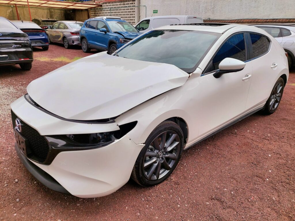 No te arriesgues comprando autos en subastas, tienen vicios ocultos y faltantes. Compra de manera directa con nosotros, todas nuestras unidades encienden y ruedan.