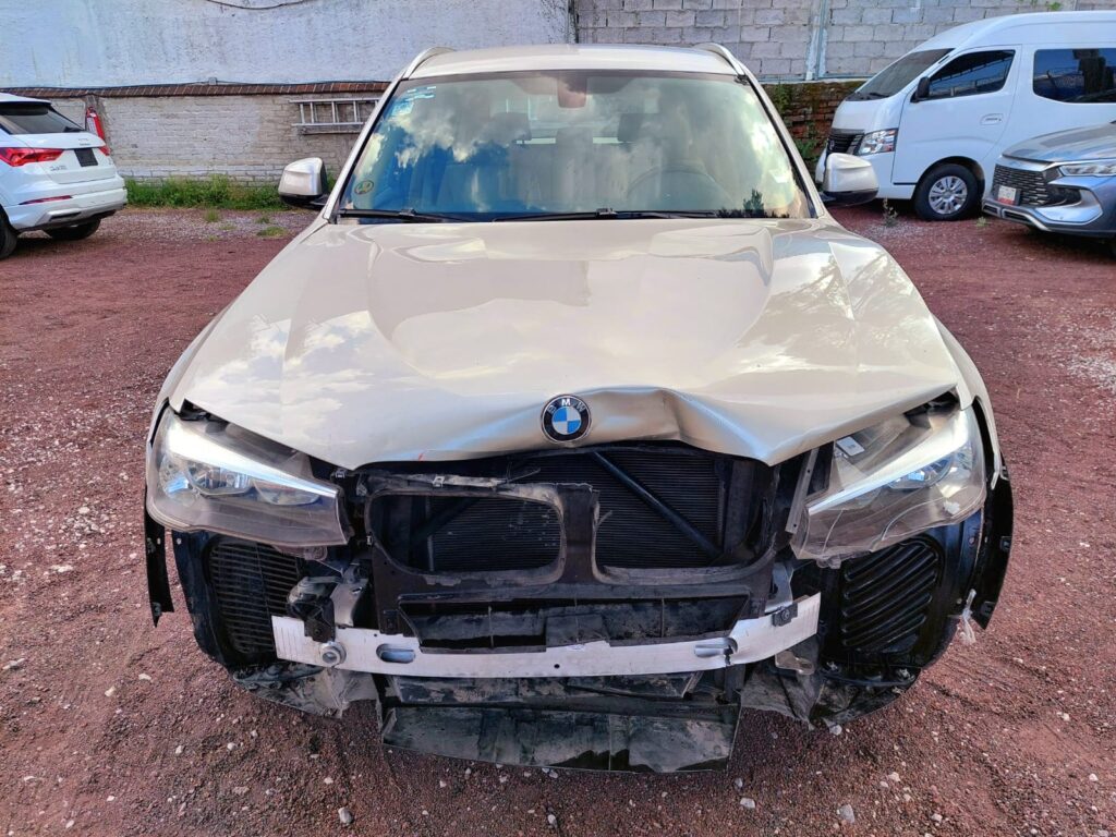No te arriesgues comprando autos en subastas, tienen vicios ocultos y faltantes. Compra de manera directa con nosotros, todas nuestras unidades encienden y ruedan.